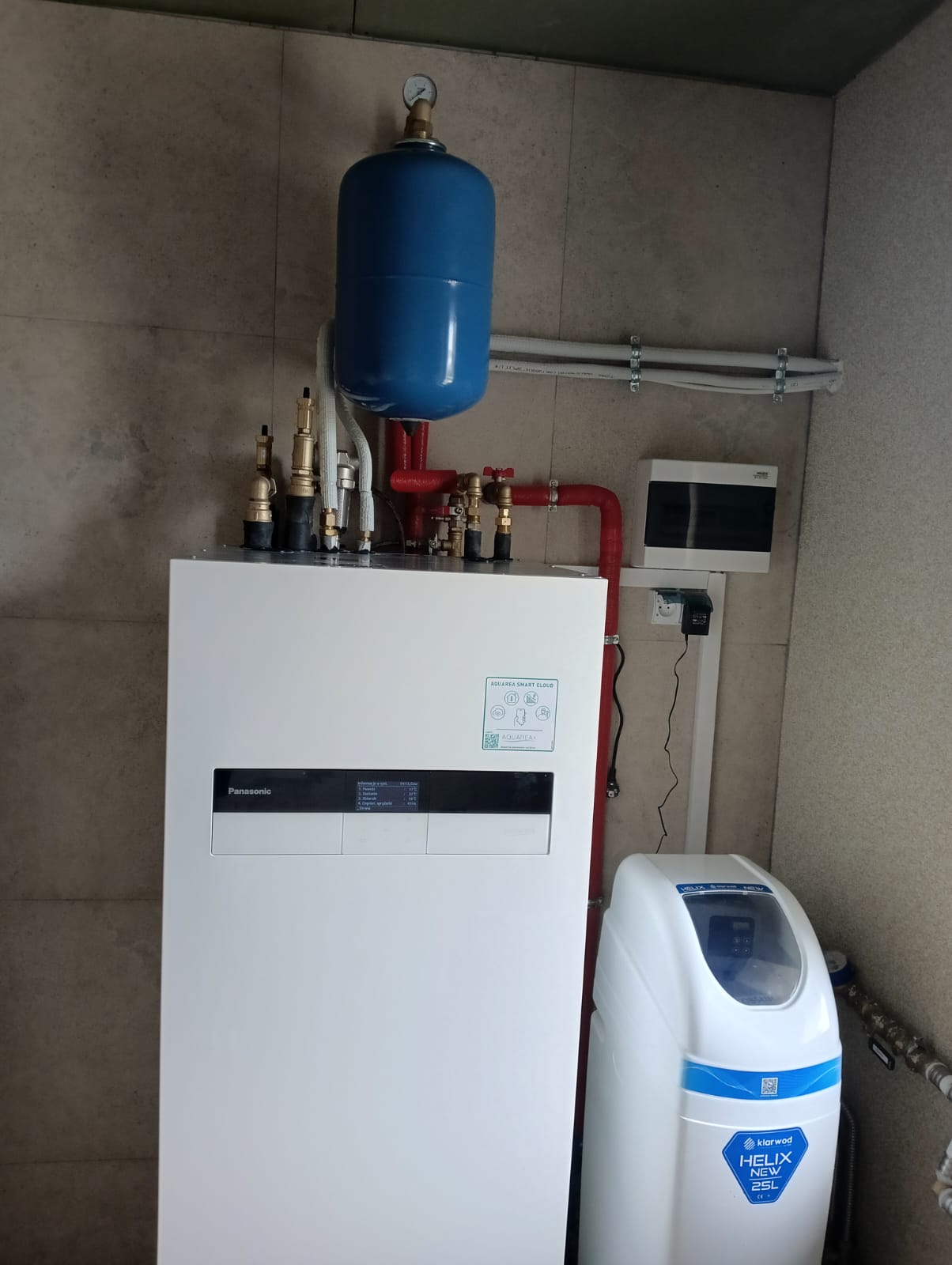 Montaż pompy ciepła Panasonic K All in One 7 kW ze stacją uzdatniania wody Helix CS 25