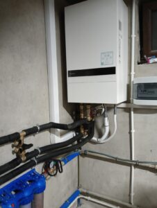 Montaż pompy ciepła Panasonic Aquarea K KIT 7 kW 4 Montaż pompy ciepła Panasonic Aquarea K KIT 7 kW